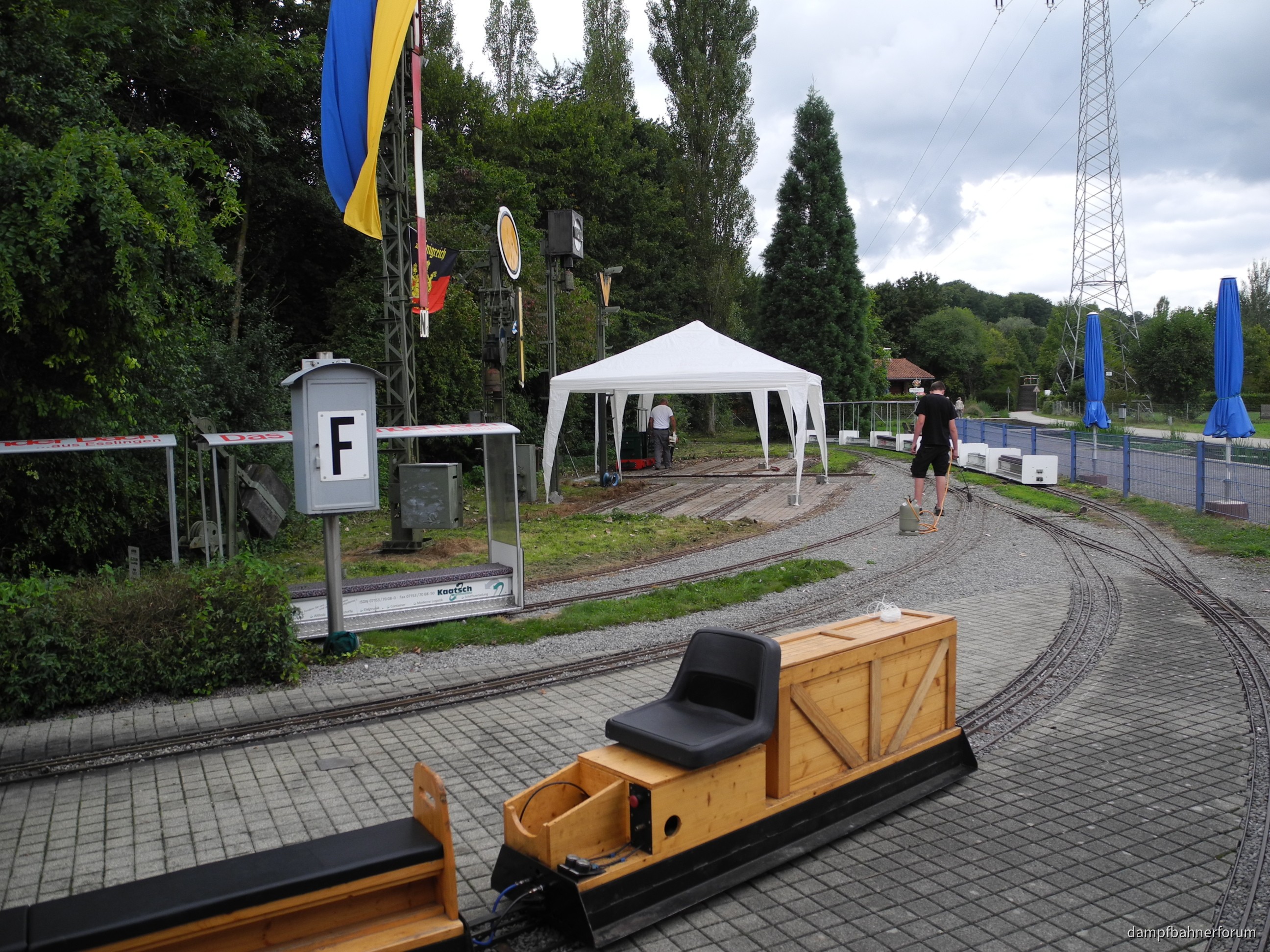 Holzbedienwagen-Testbild Galerie