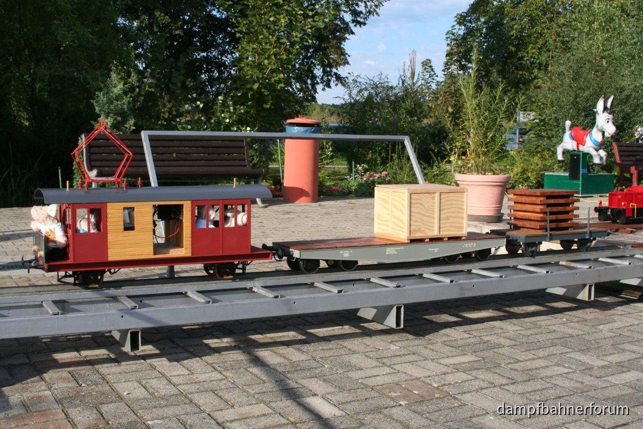 LAG Triebwagen (im Bau) mit Bedienwagen in Bad Schönborn