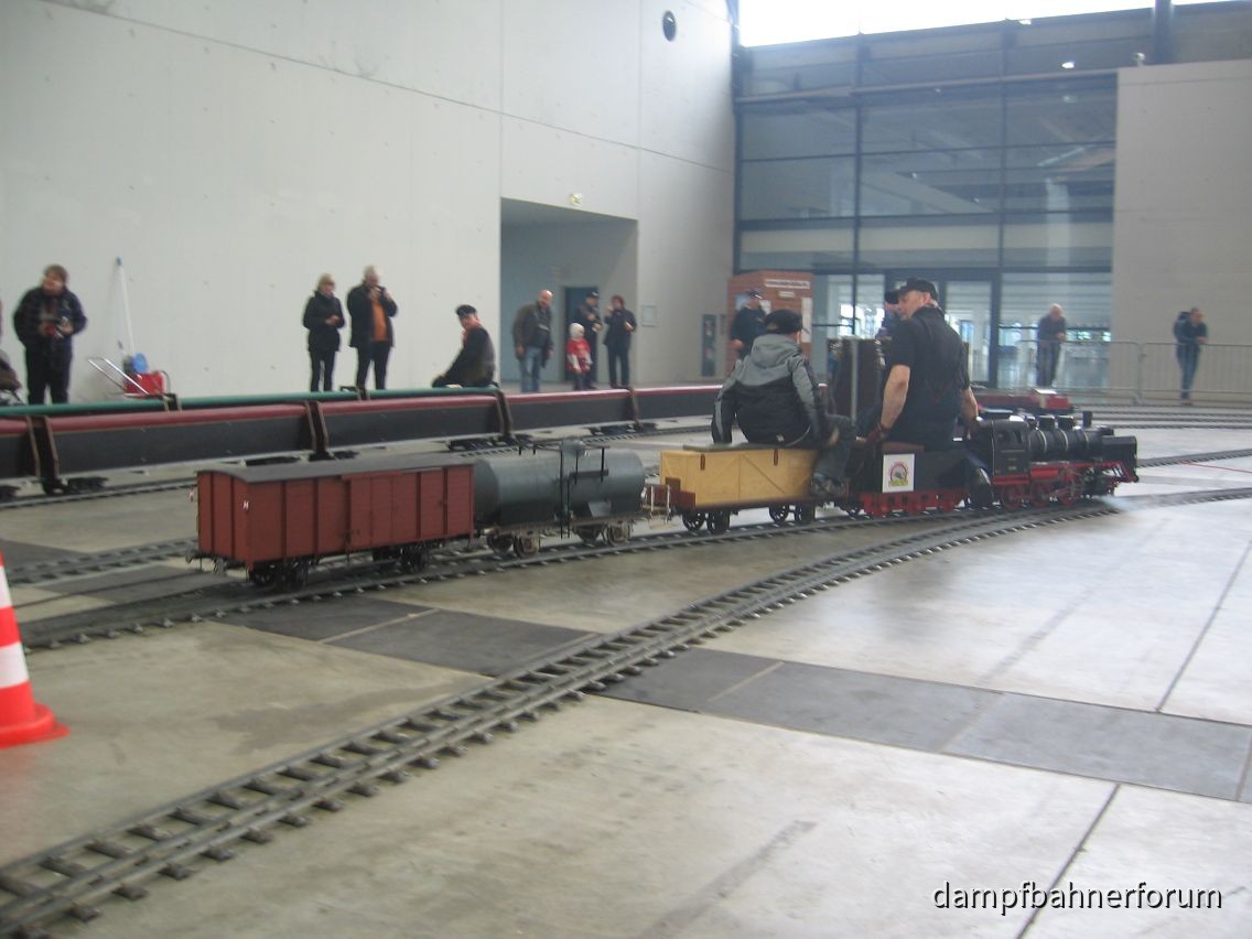 24er mit Güterwagen Karlsruhe 2011